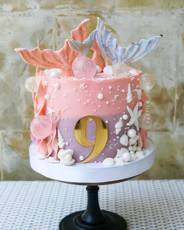 Pink mermaid cake for a 9th birthday in Bali