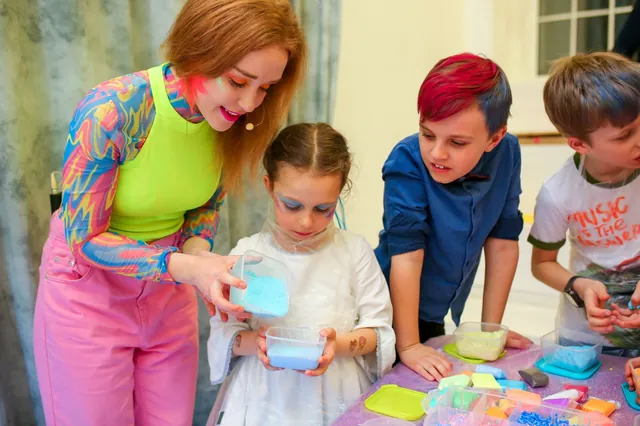 Slime-making master class at a kids party in Bali
